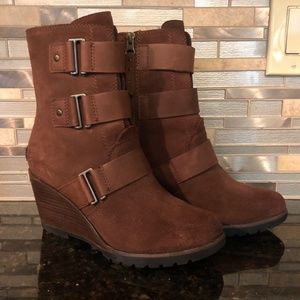 8.5 Sorel Wedge Boots
